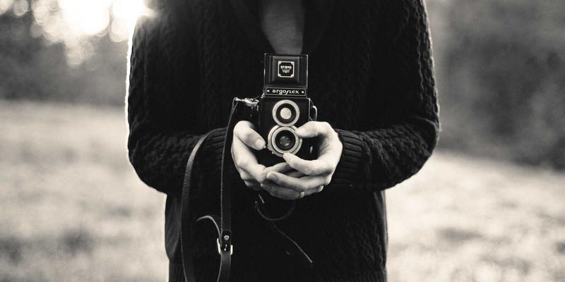 从科罗娜到米勒：解码摩森康胜的时尚配饰哲学，如何像戴耳环与帽子般平衡全球与本土