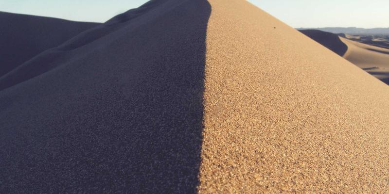 摩森啤酒包装进化论：从易拉罐到智能瓶盖，科技如何将啤酒瓶变成潮流手链与治愈神器？