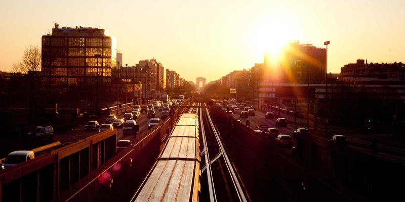 摩森康胜零酒精啤酒：解码健康浪潮下的品类创新与时尚配饰式增长策略